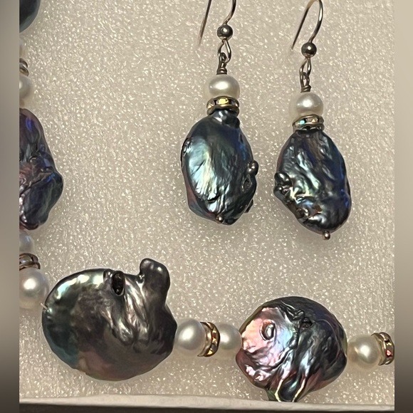 Genuine Dancing Black Keshi Pearls - Peacock Blue High Luster Strand Necklace - Picture 4 of 6